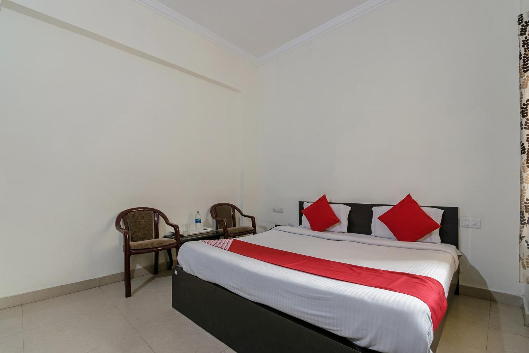 Oyo Hotel Triund Regency Katra  Ngoại thất bức ảnh