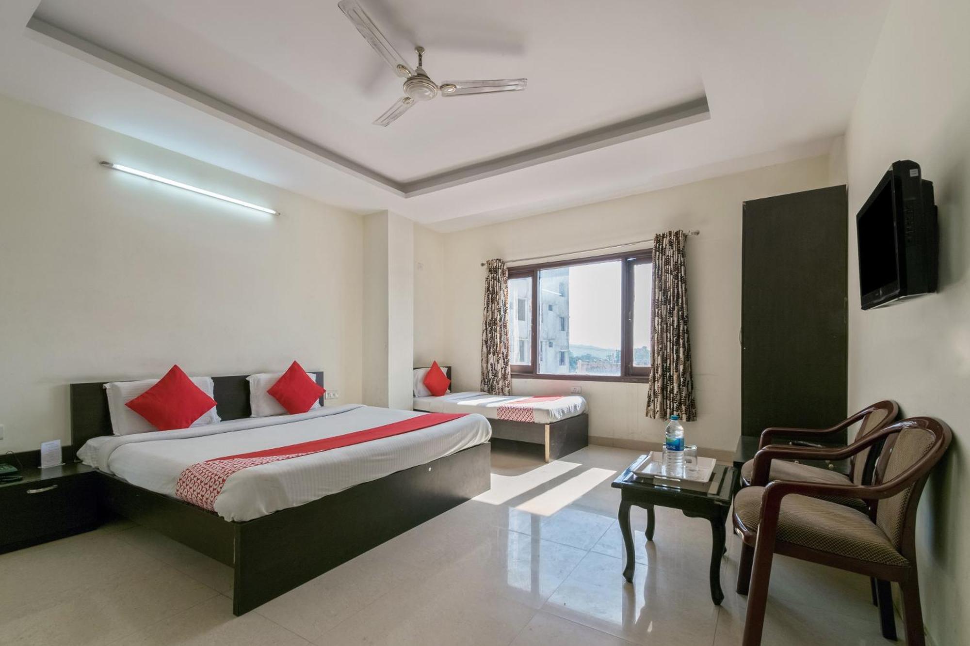 Oyo Hotel Triund Regency Katra  Ngoại thất bức ảnh