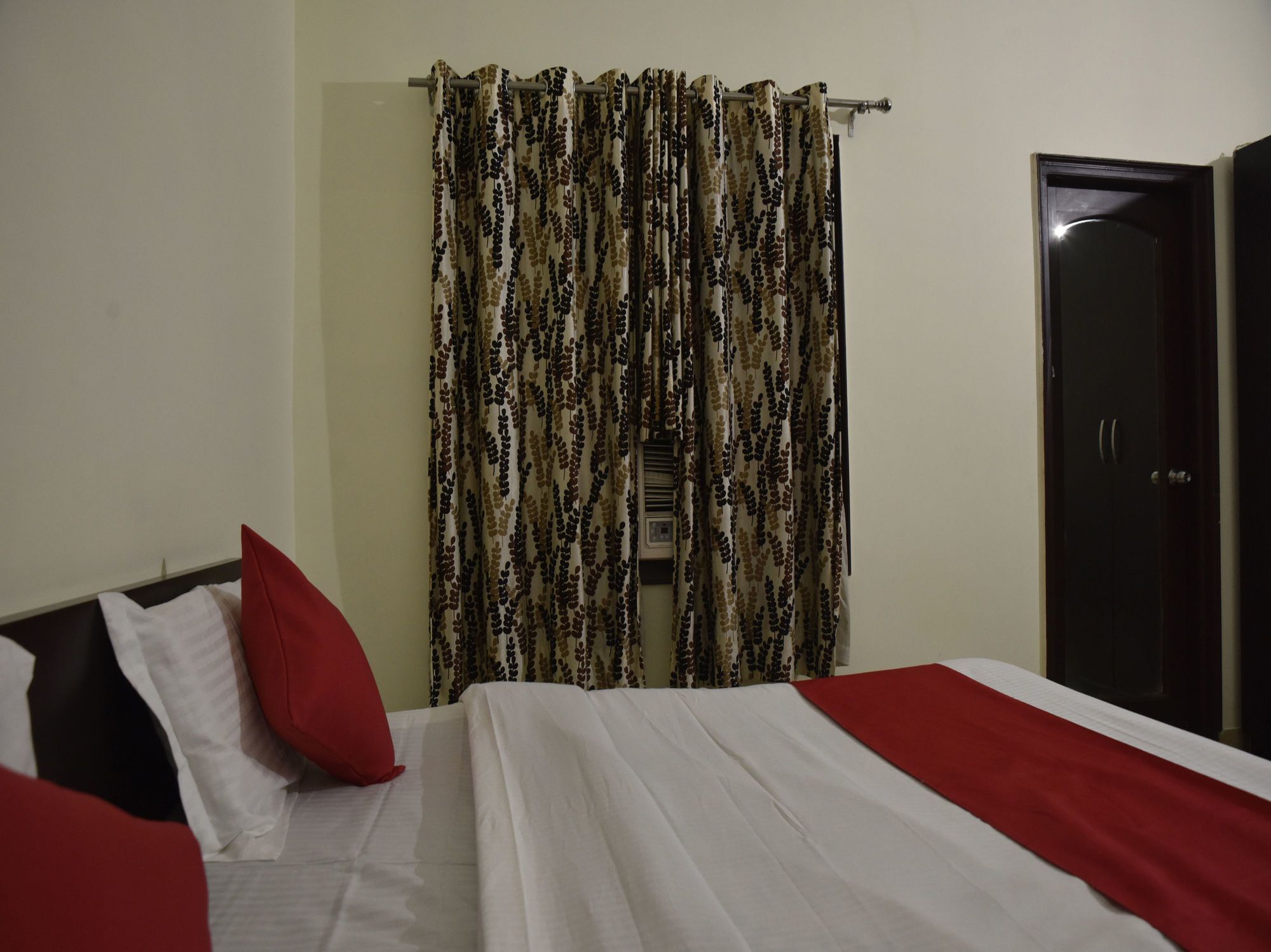 Oyo Hotel Triund Regency Katra  Ngoại thất bức ảnh